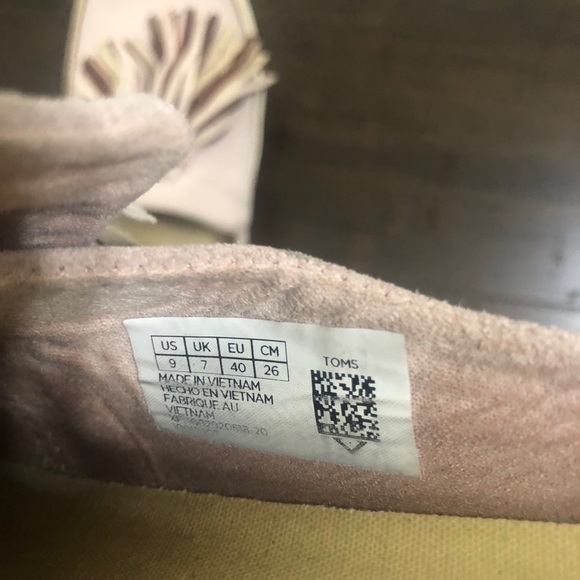 Toms Sunrise Suede Slip On Tassel Sneaker Size 9 - Picture 8 of 8